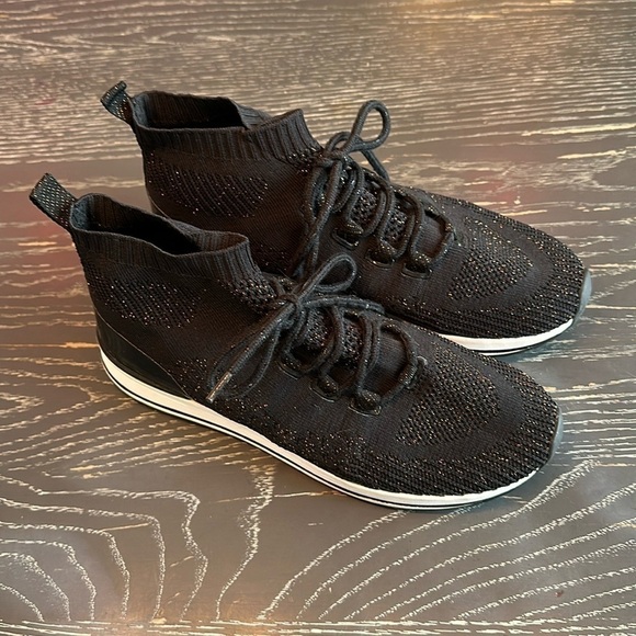 Aldo casual sneakers black with gold metallic design size 7.5 - Picture 1 of 7